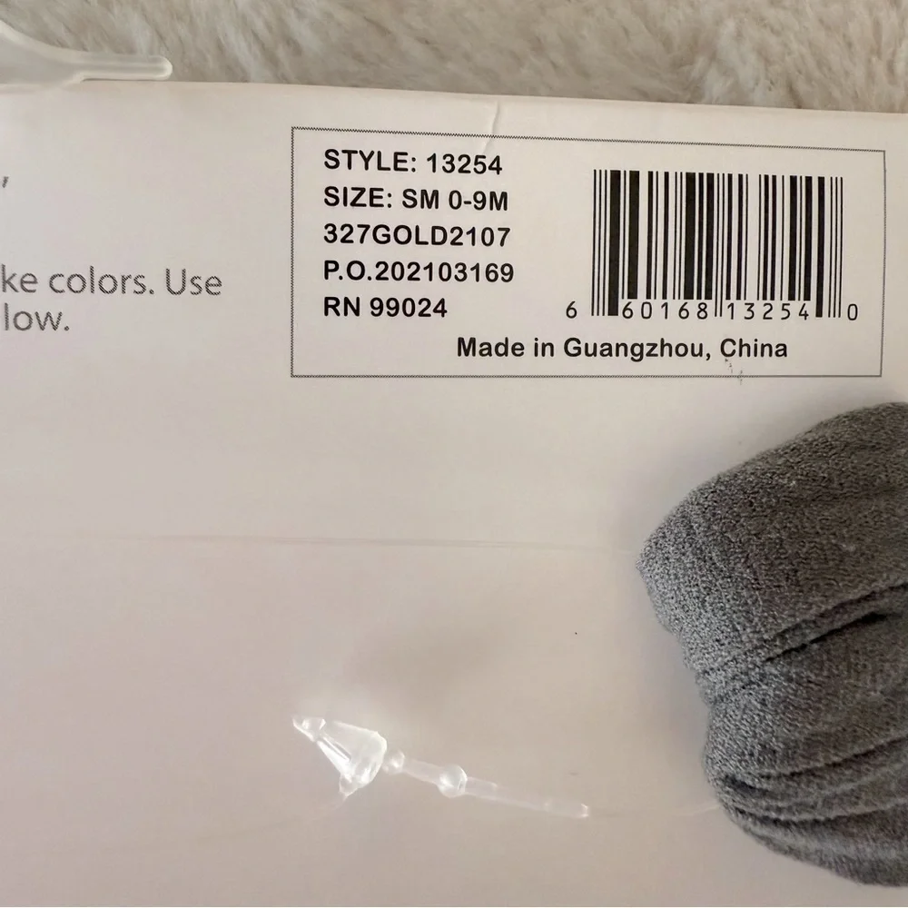 NWT Hudson Baby infant 4 pc. Headband and sock set size small 0-9 months